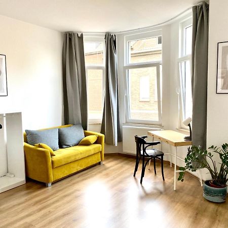 2 Rooms, Free Parking, 25 Min To Duesseldorf, 150 Mbps Wlan Duisburg Ngoại thất bức ảnh
