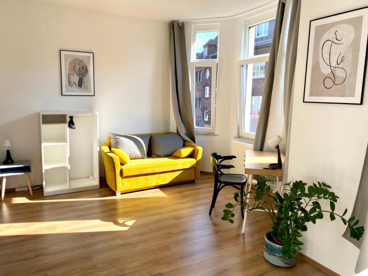2 Rooms, Free Parking, 25 Min To Duesseldorf, 150 Mbps Wlan Duisburg Ngoại thất bức ảnh