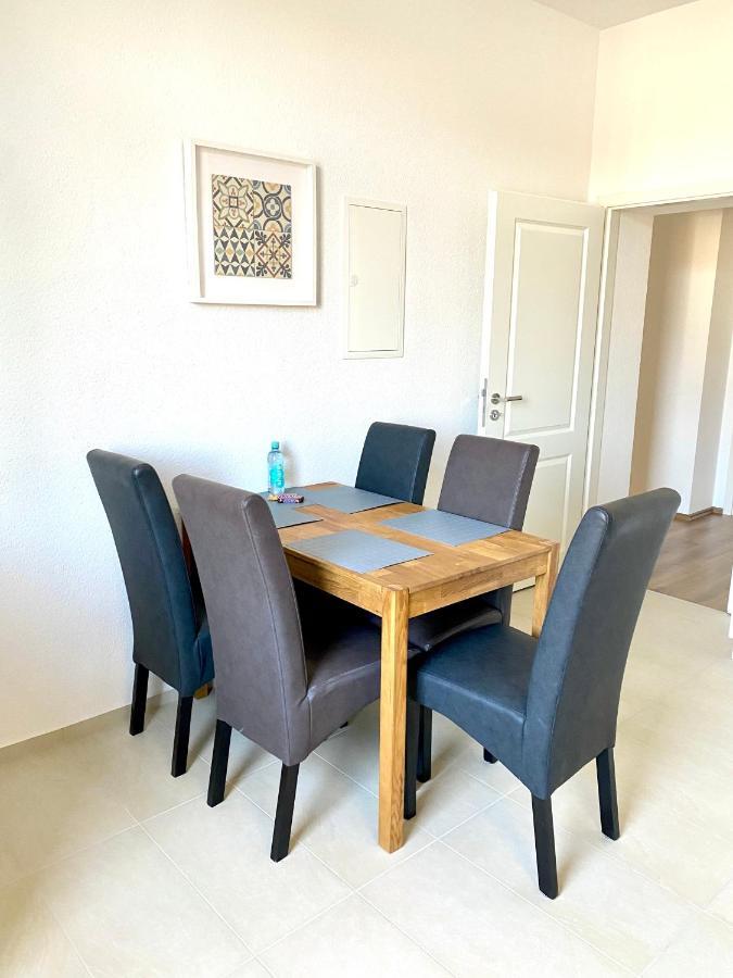 2 Rooms, Free Parking, 25 Min To Duesseldorf, 150 Mbps Wlan Duisburg Ngoại thất bức ảnh