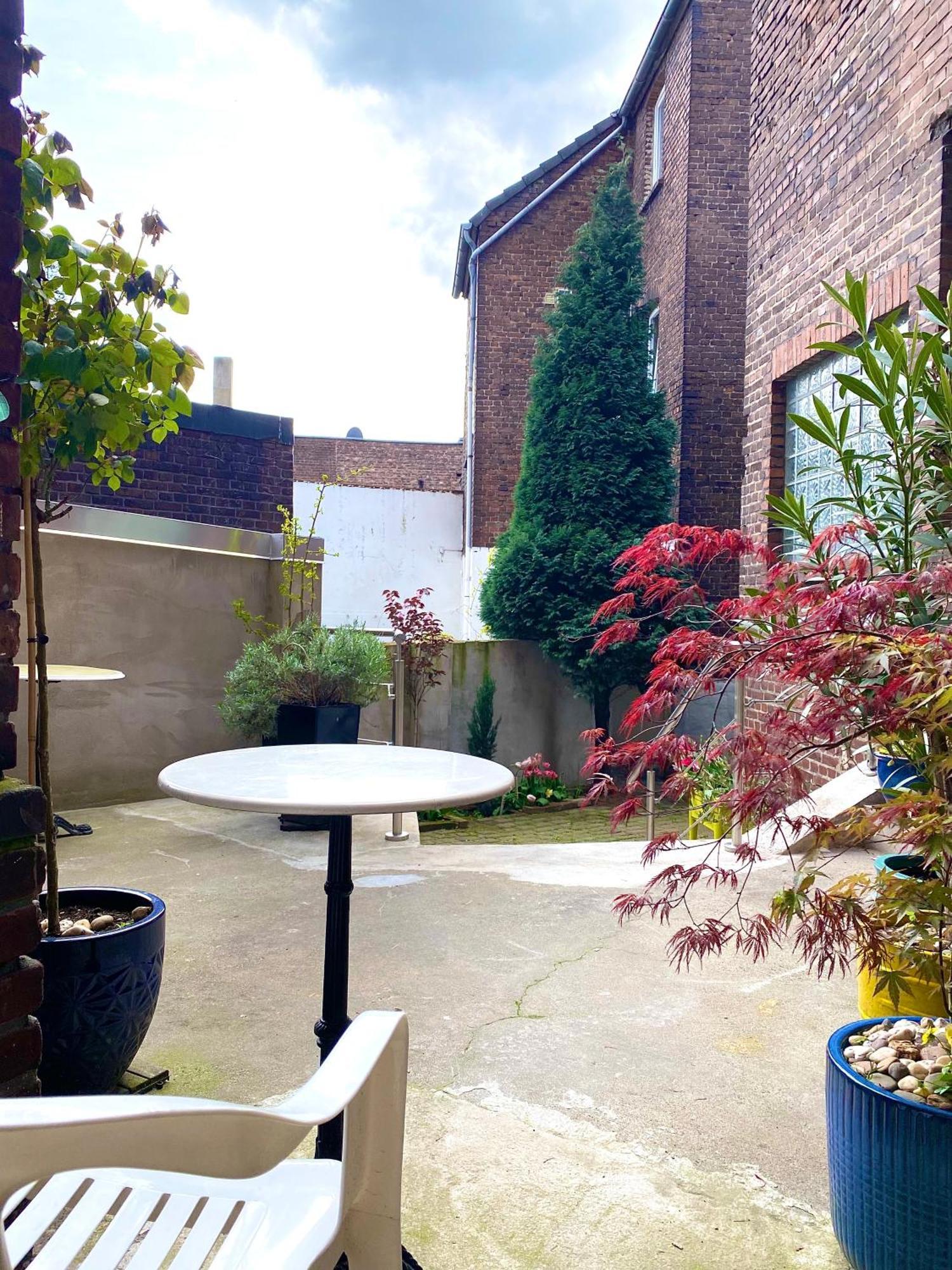 2 Rooms, Free Parking, 25 Min To Duesseldorf, 150 Mbps Wlan Duisburg Ngoại thất bức ảnh