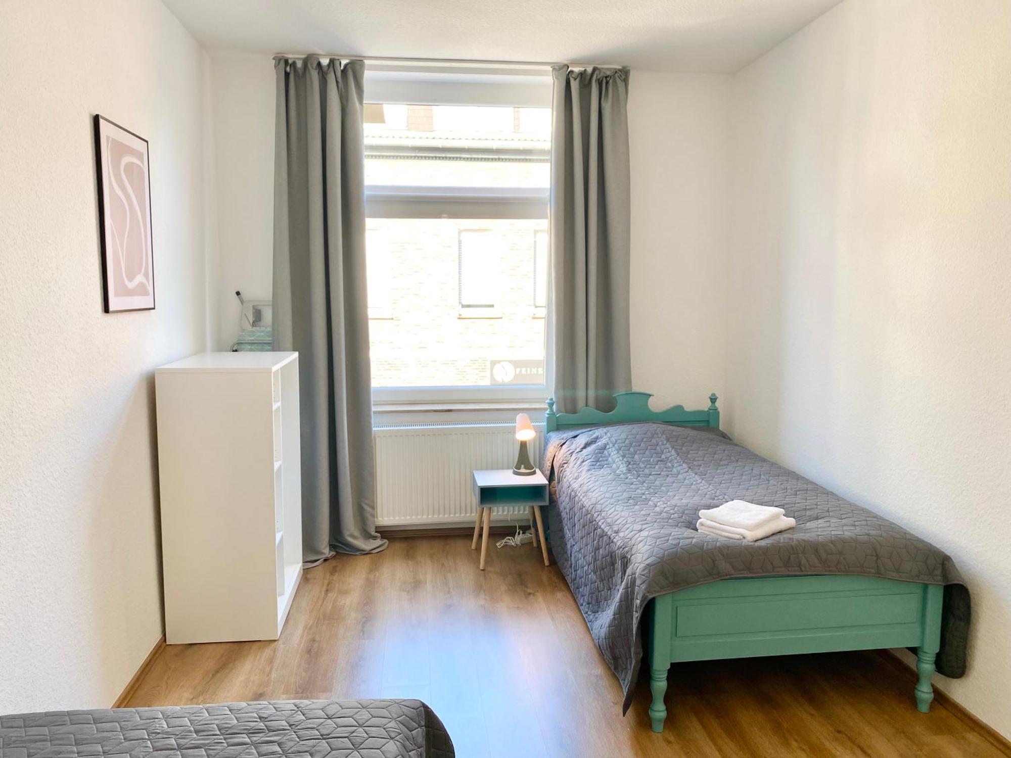 2 Rooms, Free Parking, 25 Min To Duesseldorf, 150 Mbps Wlan Duisburg Ngoại thất bức ảnh