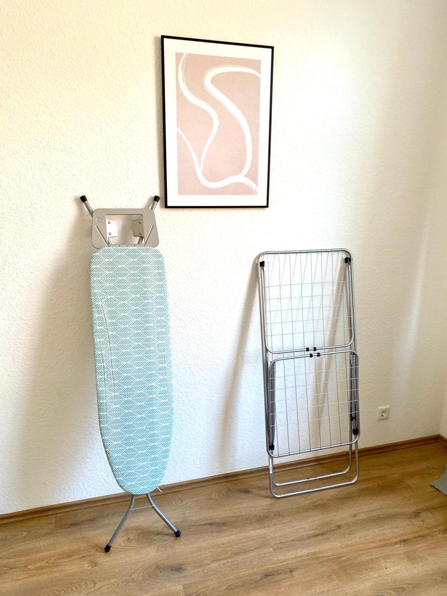 2 Rooms, Free Parking, 25 Min To Duesseldorf, 150 Mbps Wlan Duisburg Ngoại thất bức ảnh