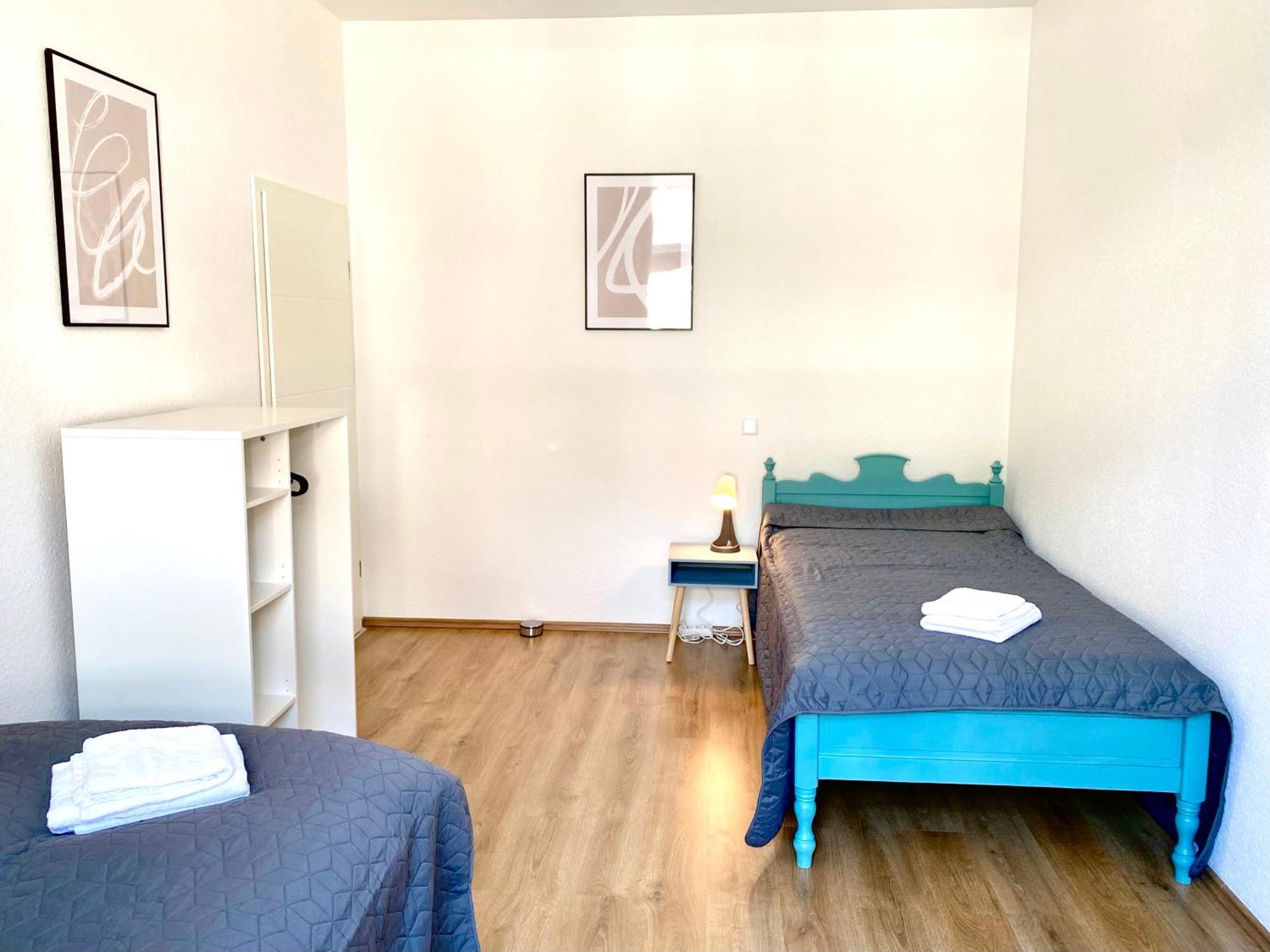 2 Rooms, Free Parking, 25 Min To Duesseldorf, 150 Mbps Wlan Duisburg Ngoại thất bức ảnh